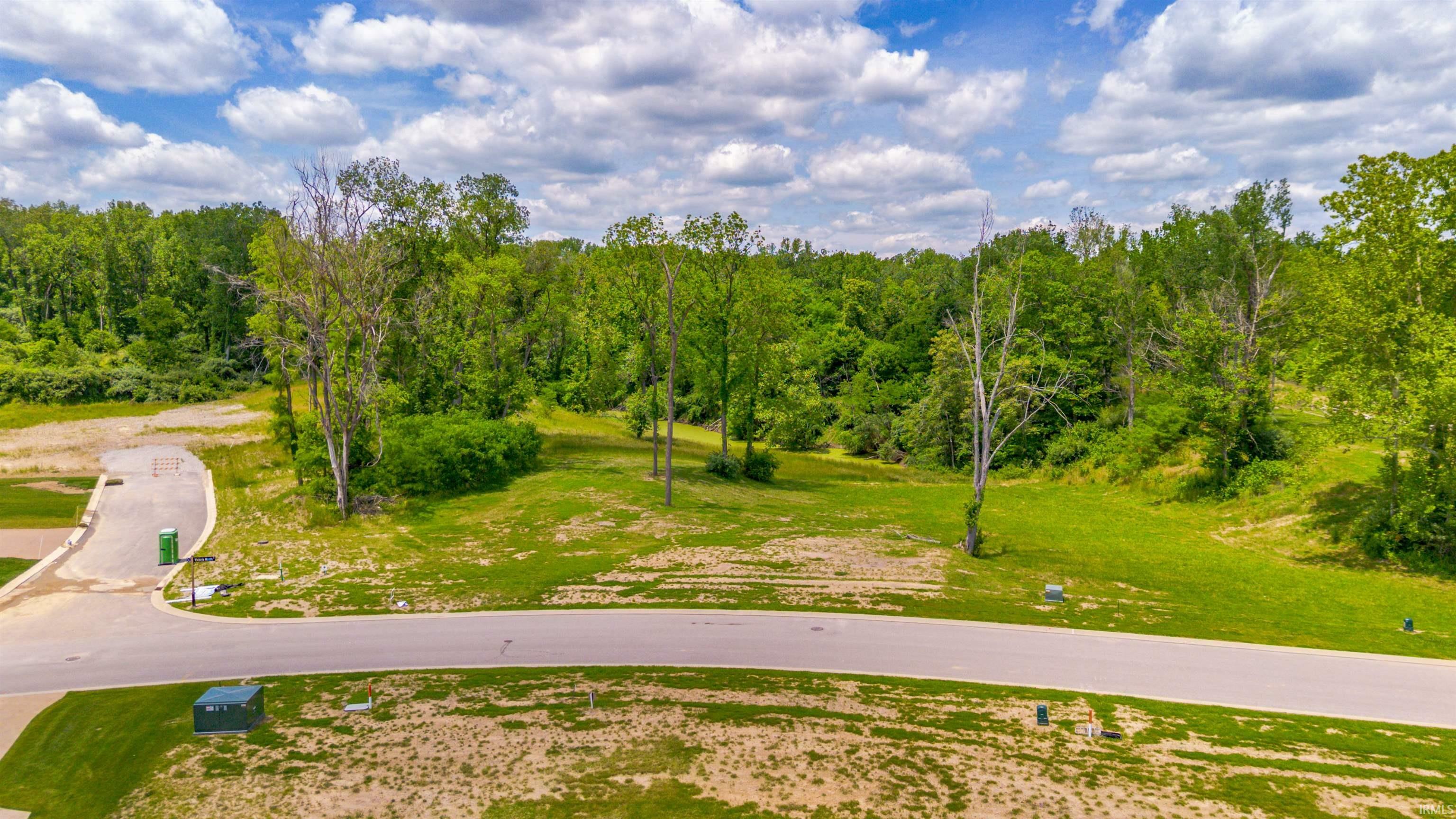 Property Photo: 1583 Victoria Woods Drive IN 47601