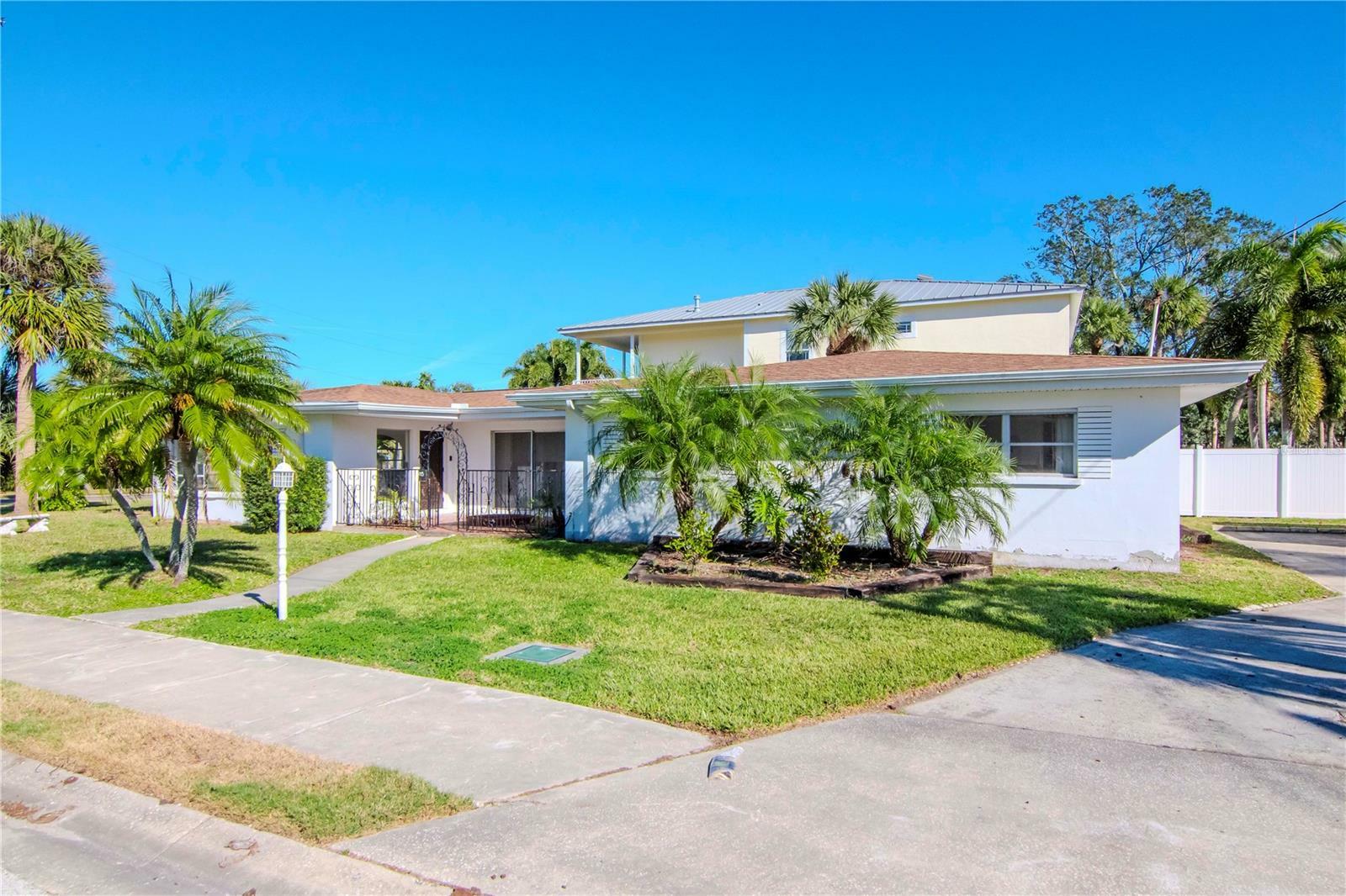 Property Photo:  603 Virginia Avenue  FL 34689 