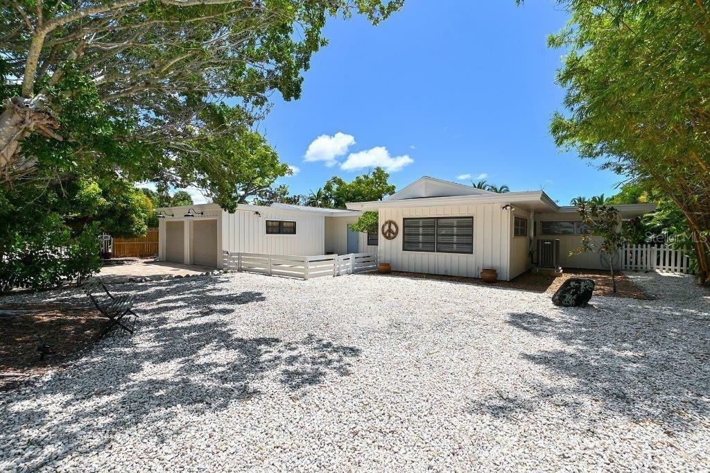 Property Photo:  530 Freeling Drive  FL 34242 