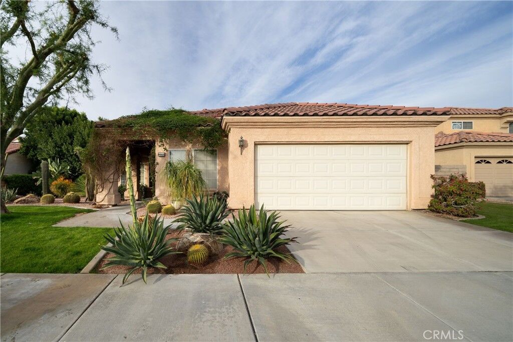 Property Photo:  40665 Ventana Court  CA 92260 