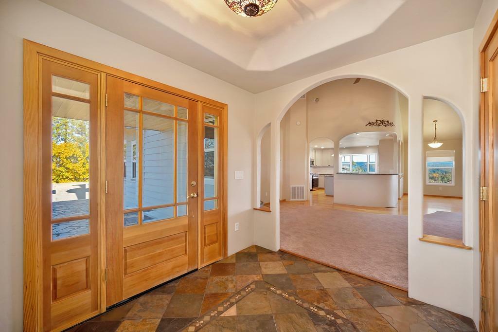 Property Photo:  850 Gentry Lane  CA 95713 