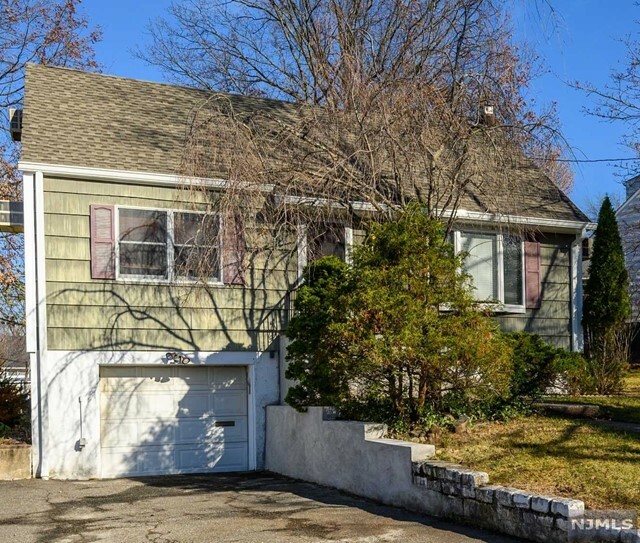 Property Photo:  51 Phyllis Road  NJ 07052 