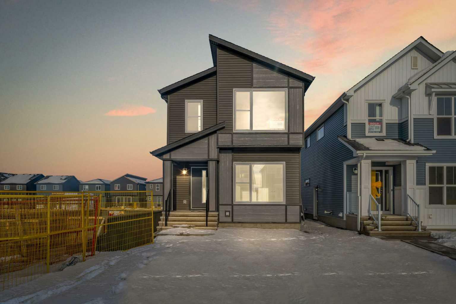 Property Photo:  3171 Chinook Winds Drive SW  AB T4B 5J6 