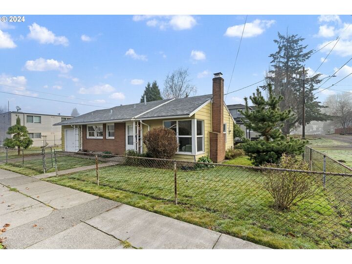 9460 N Midway Ave  Portland OR 97203 photo