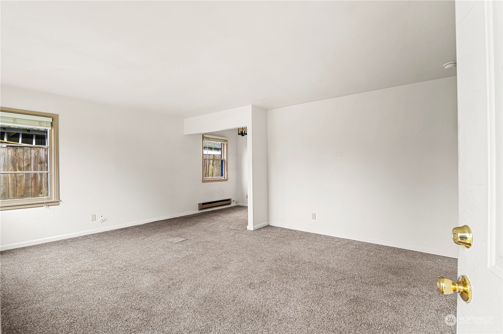 Property Photo:  1726  Pine Street  WA 98201 