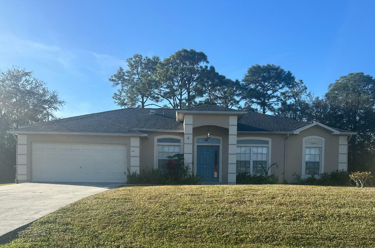 Property Photo:  158 SW Essex Drive  FL 34984 