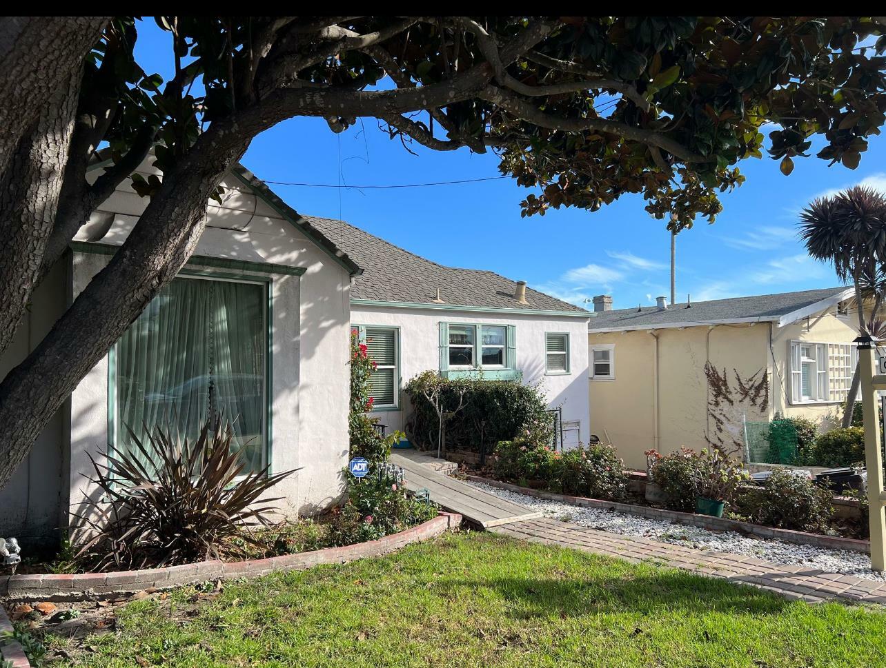 Property Photo:  527 Capitol Street  CA 93901 