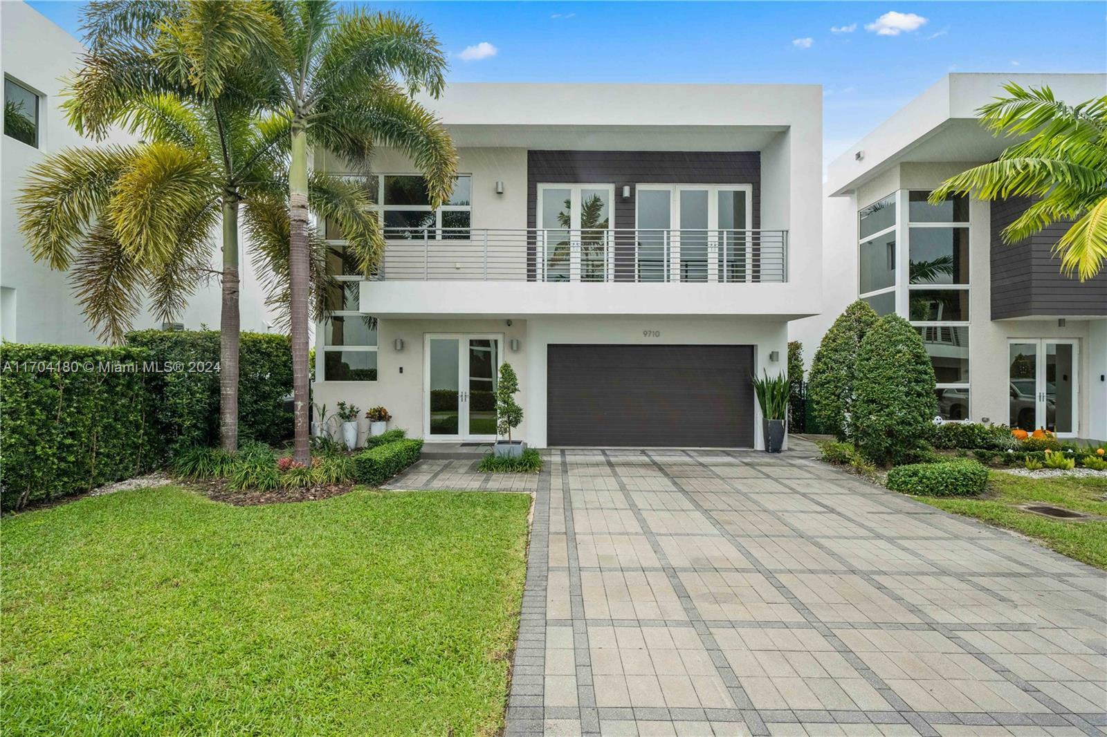 Property Photo:  9710 NW 74th Ter  FL 33178 