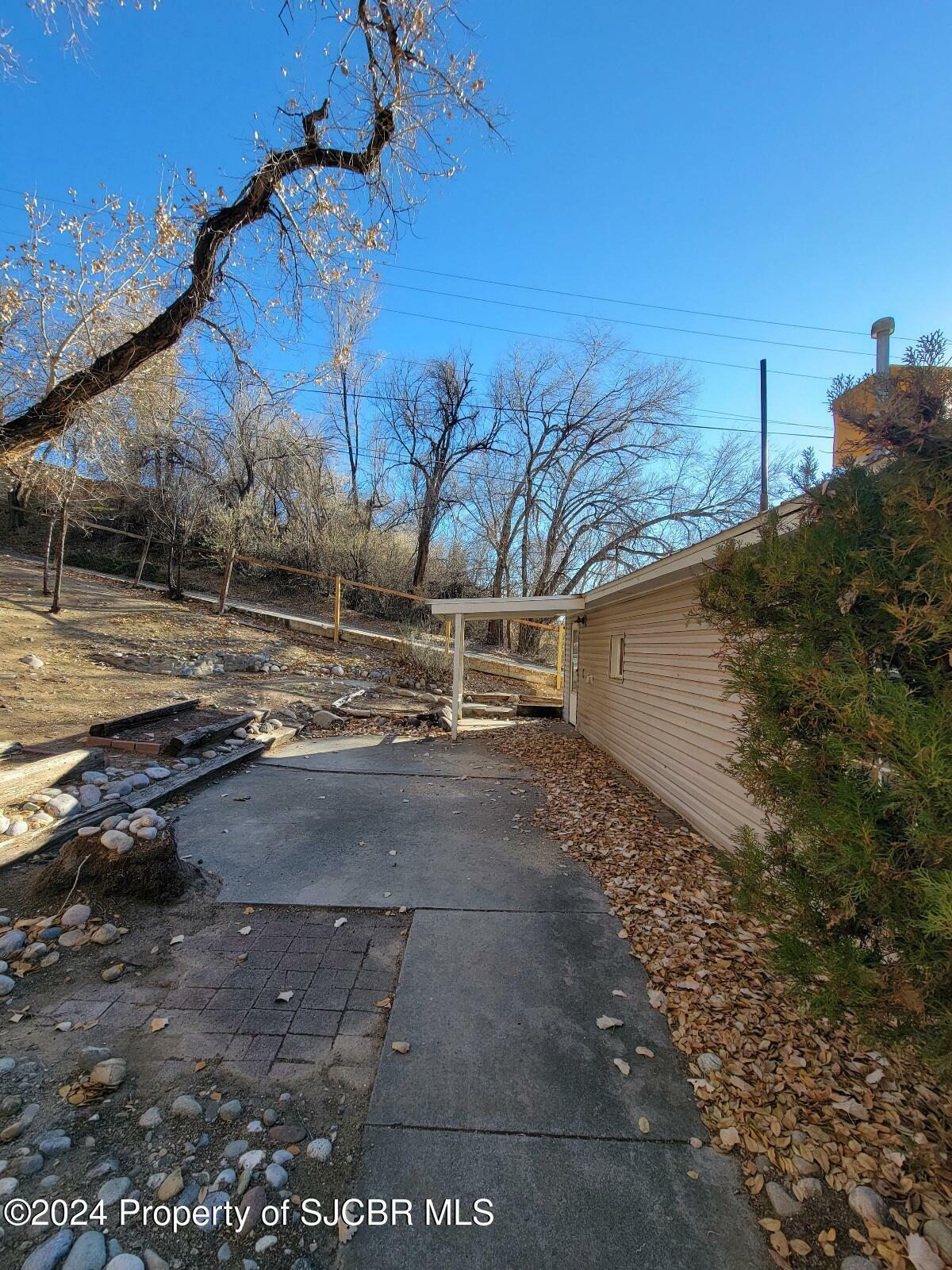 Property Photo:  1010 N Auburn Avenue  NM 87401 