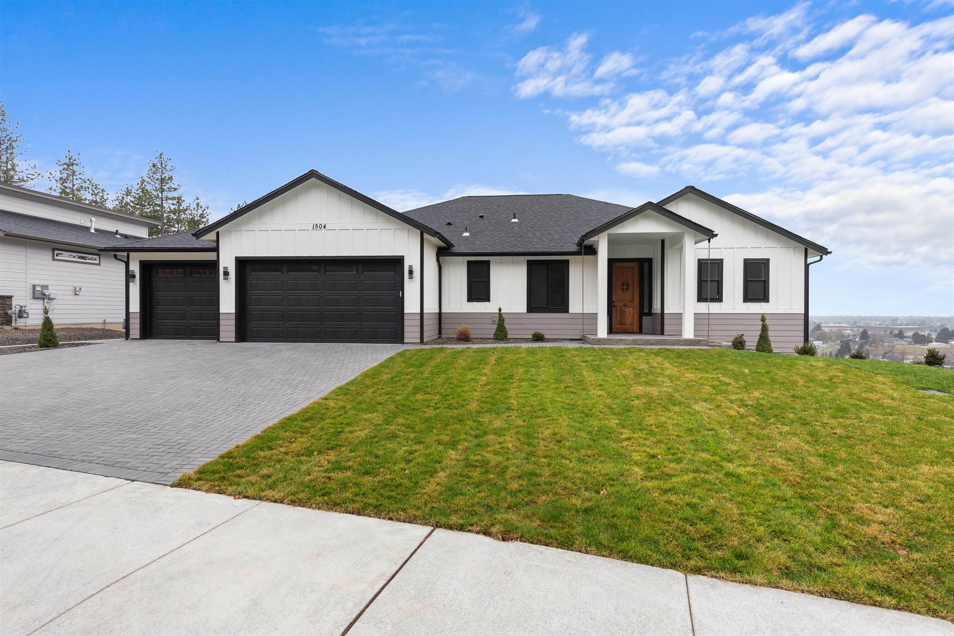 Property Photo:  1504 S Vera Crest Dr  WA 99037 