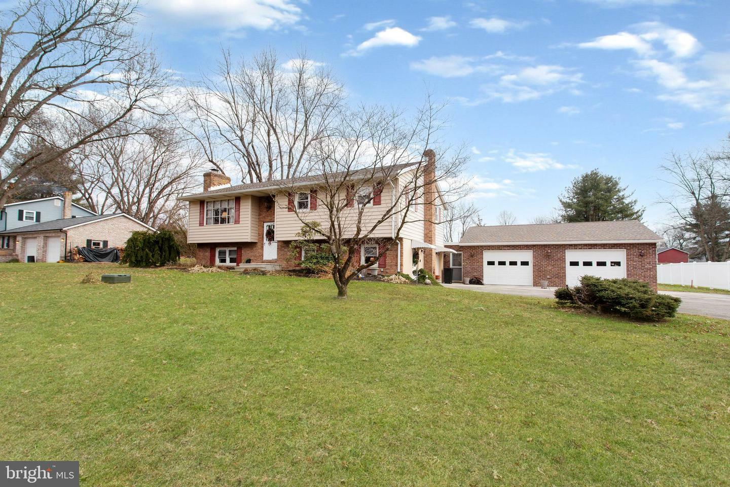 Property Photo:  740 Forest Drive  PA 17301 