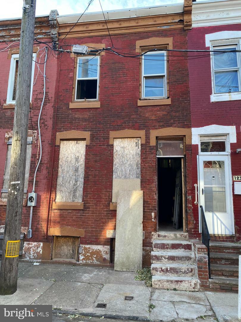 Property Photo:  1234 W Tucker Street  PA 19133 