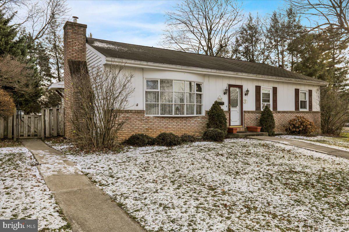 Property Photo:  322 Fir Street  PA 17078 