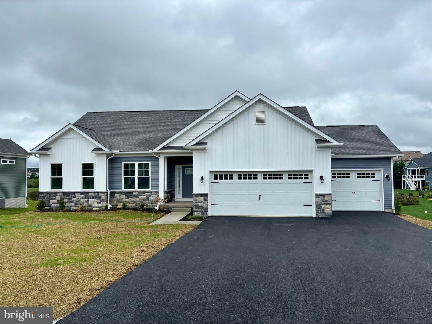 Property Photo:  1245 Shannon Drive S  PA 17225 