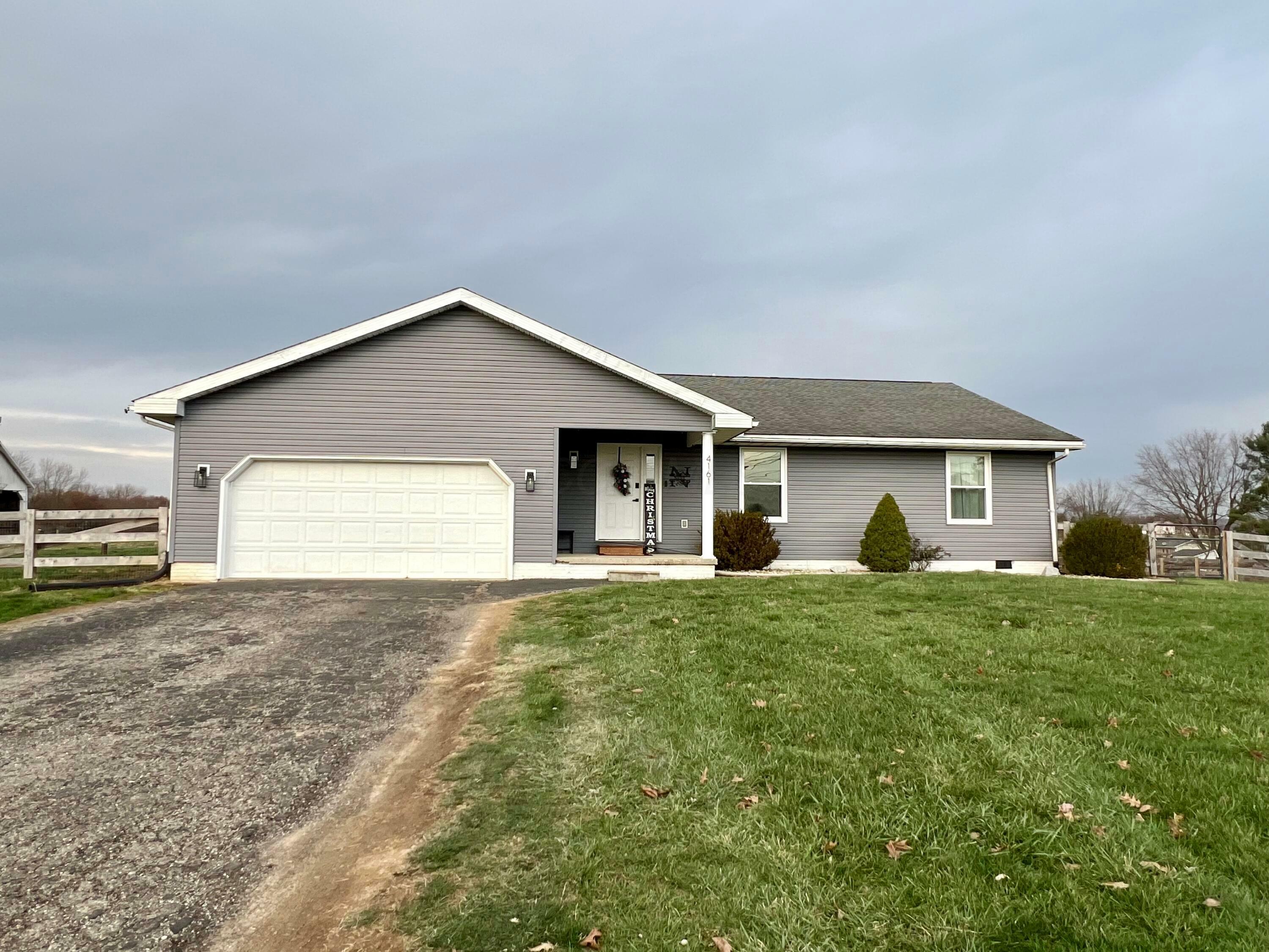 Property Photo:  4161 Ridgely Tract SE Road  OH 43056 