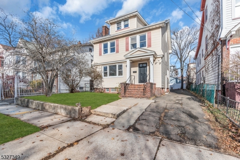 Property Photo:  209 Vassar Ave  NJ 07112 