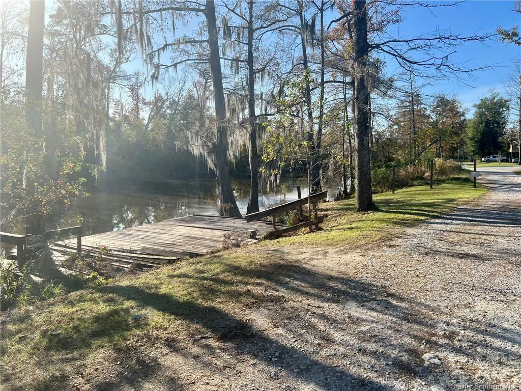 Property Photo:  2530 W Fork Road  LA 70611 