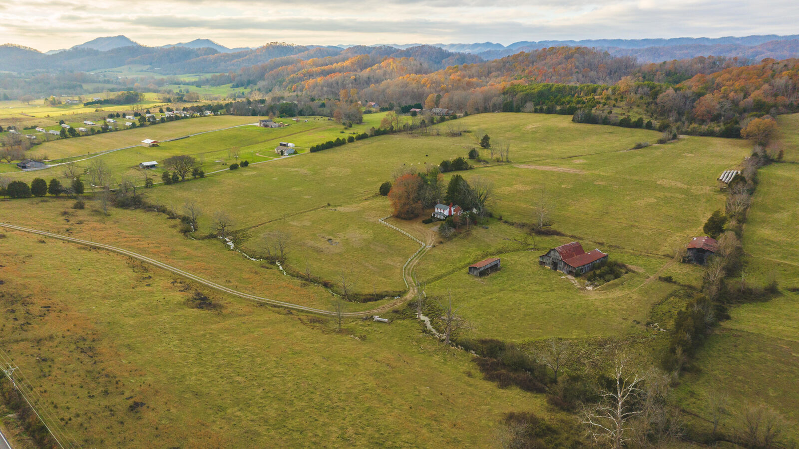 Property Photo: 293 Carters Valley Loop TN 37857