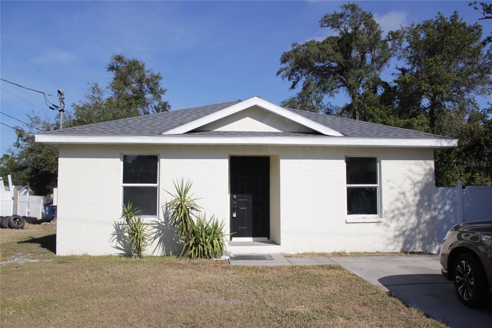 Property Photo:  1302 E Annie Street  FL 33612 