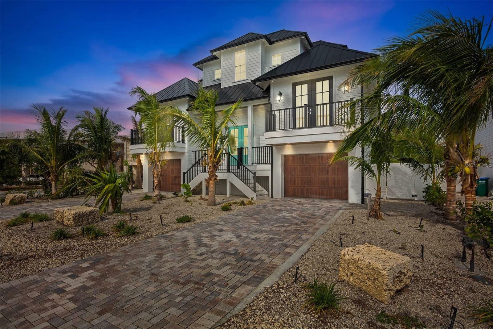 Property Photo: 243 S Harbor Drive FL 34217