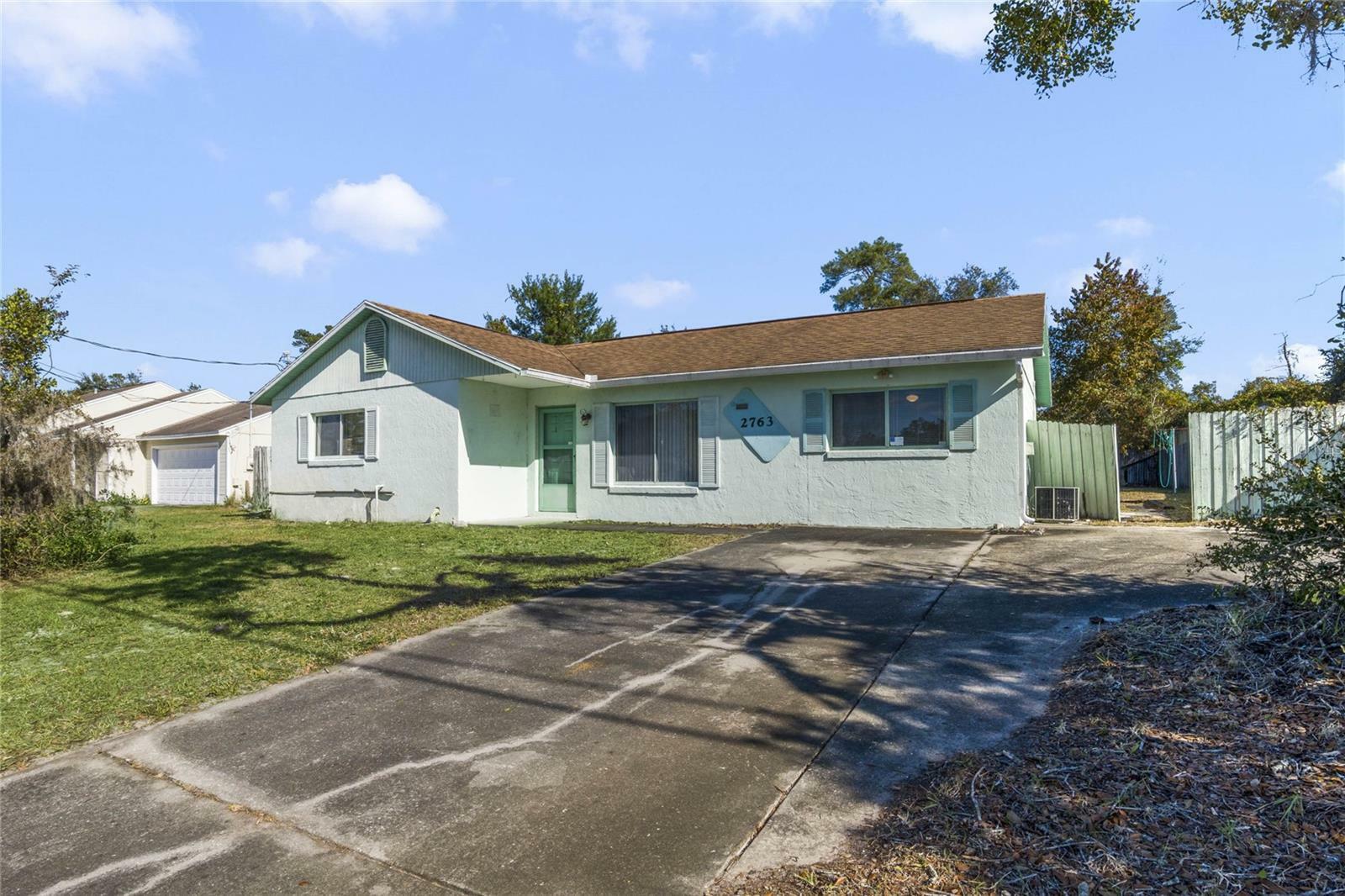 Property Photo:  2763 E Waco Drive  FL 32738 