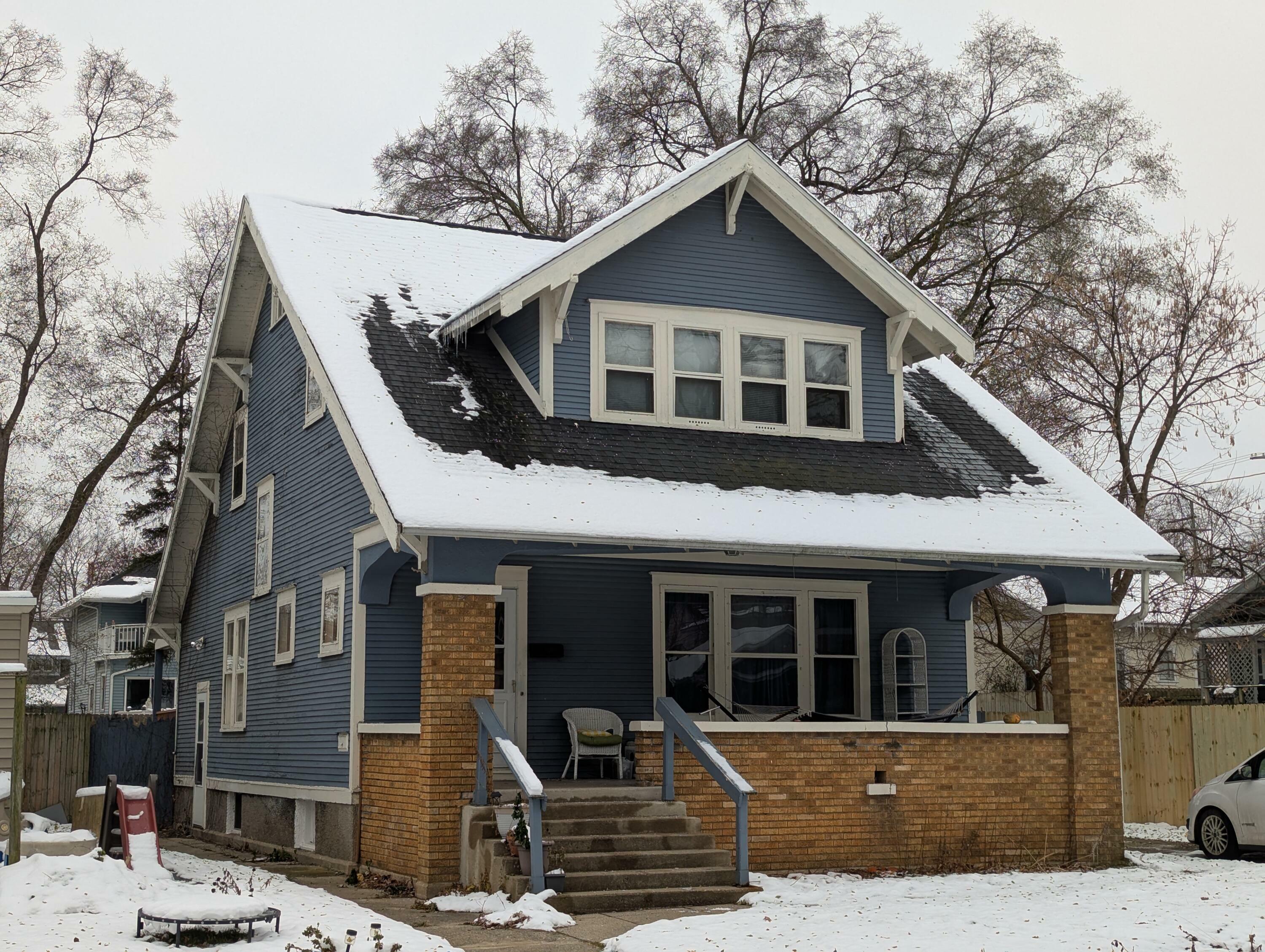 Property Photo:  414 Ardmore Street SE  MI 49507 