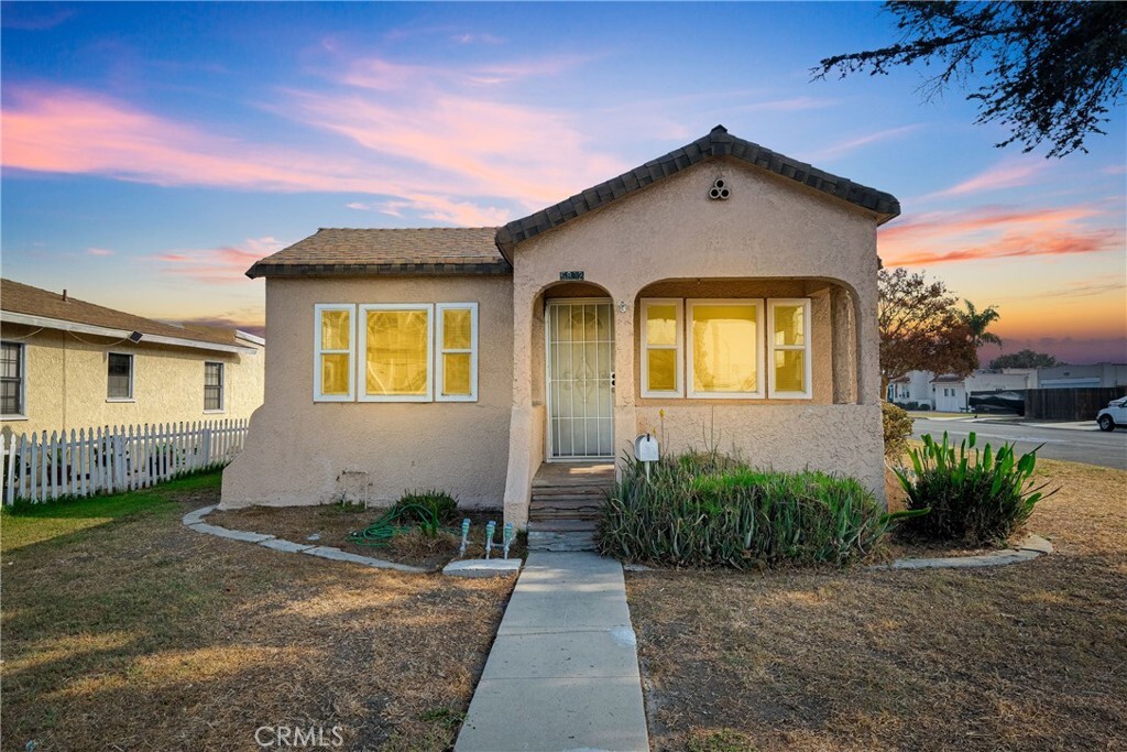 Property Photo: 5832 Homewood Avenue CA 90621