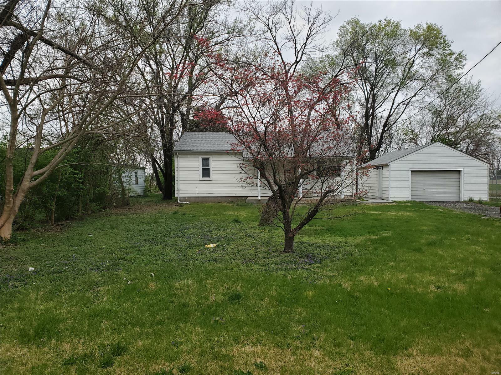 Property Photo:  1001 Ernst Street  IL 62206 