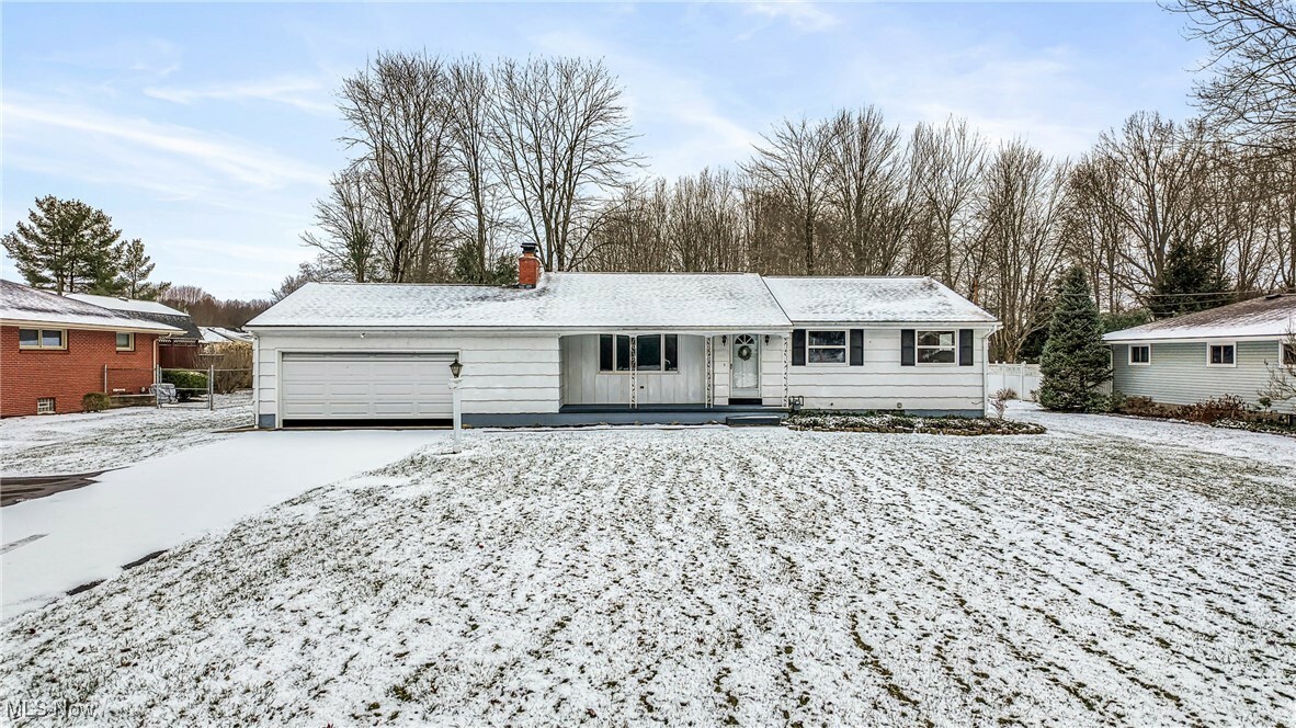 Property Photo:  10090 King Graves Road NE  OH 44484 