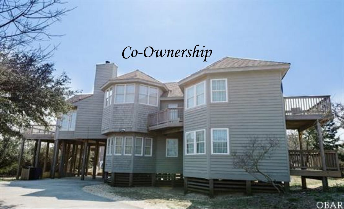 Property Photo: 125 Foresail Court NC 27949-4472