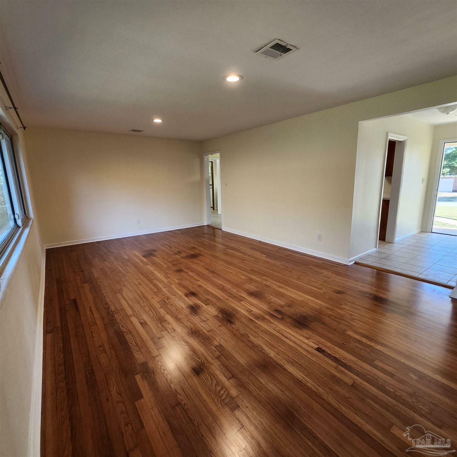 Property Photo:  371 Silver Rd  FL 32503 