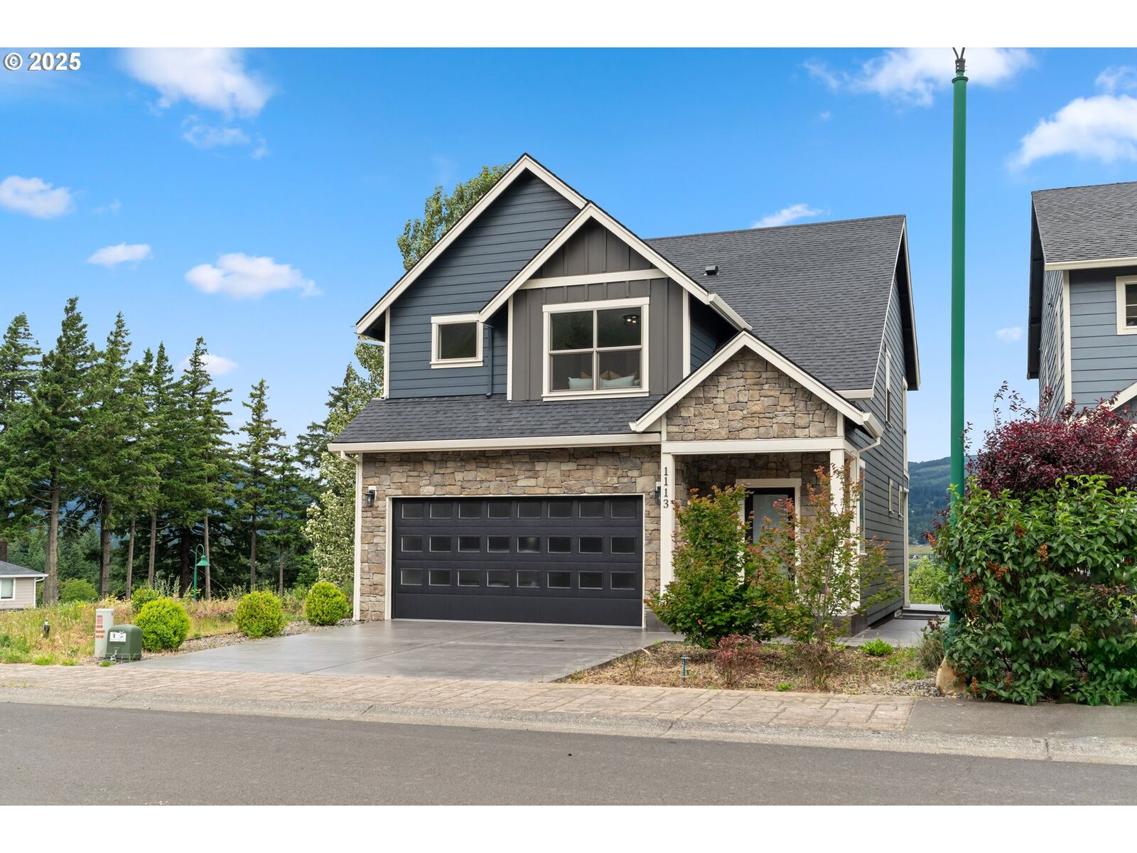 Property Photo: 1113 SE Chinookan Dr OR 97014