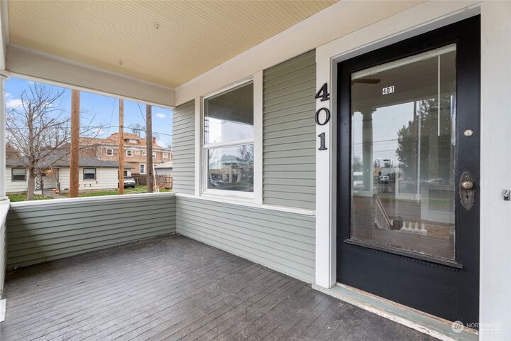 Property Photo:  401  Chase Avenue  WA 99362 