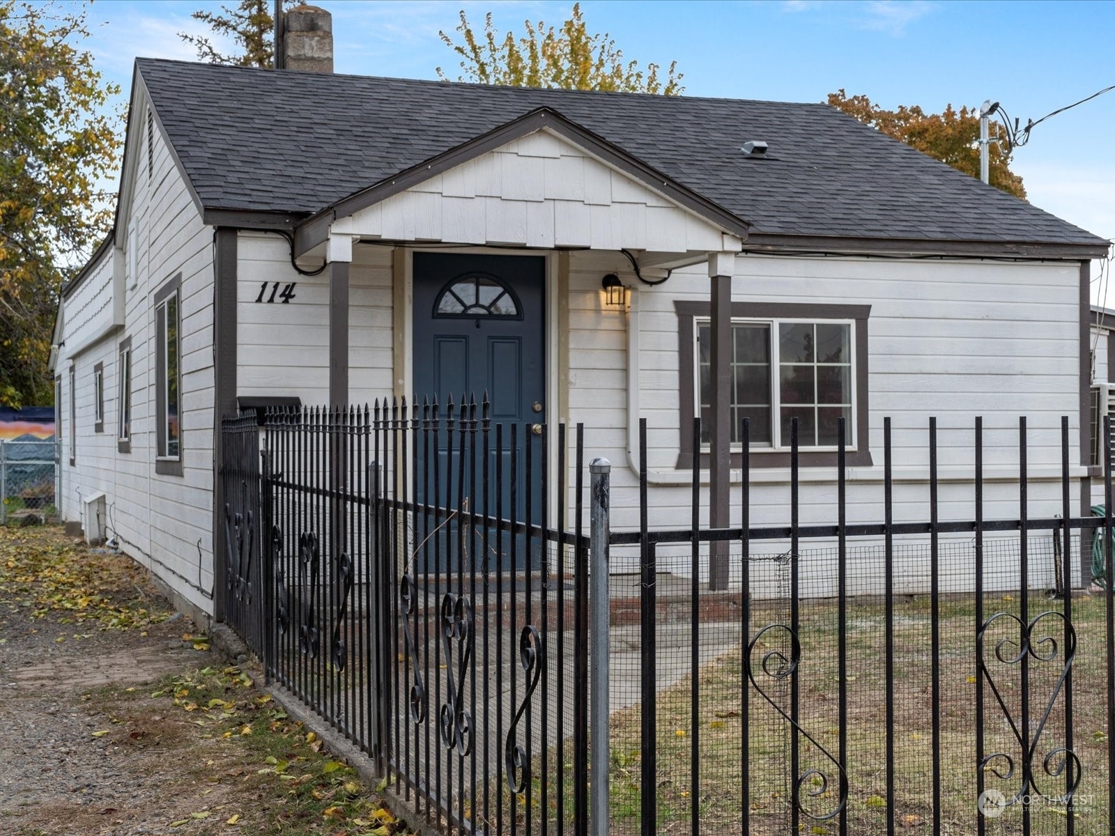 114 SE 9th Street 1 & 2  College Place WA 99324 photo