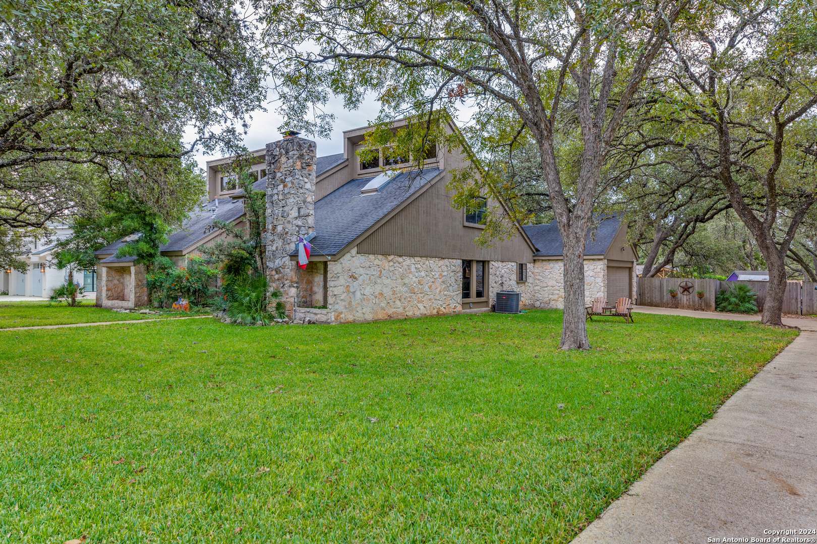 Property Photo:  212 Sagecrest Dr  TX 78232 