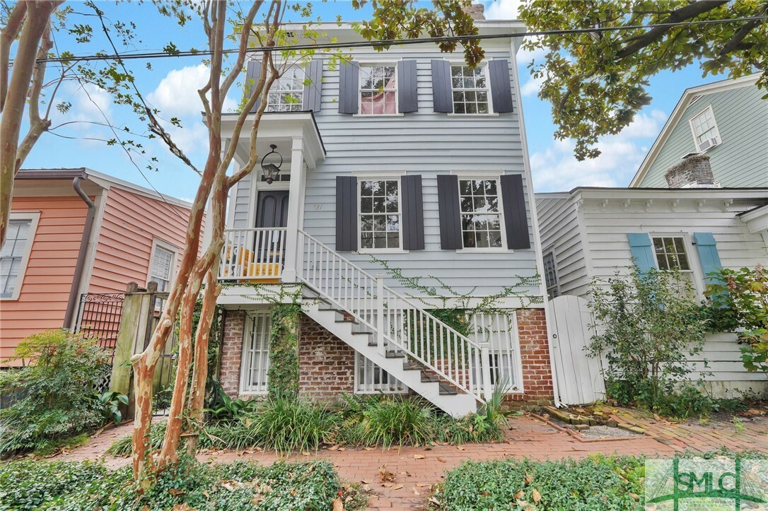 Property Photo:  521 E Harris Street  GA 31401 