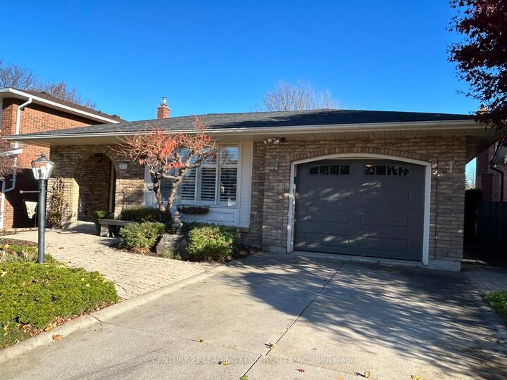 Property Photo:  11 Firenze St  ON L9C 6T2 