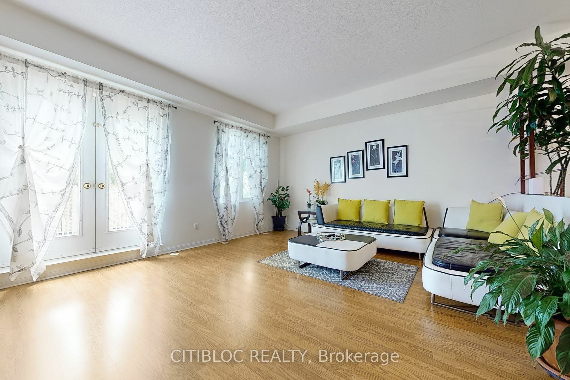 Property Photo:  3029 Finch Ave W 13  ON M9M 0A2 