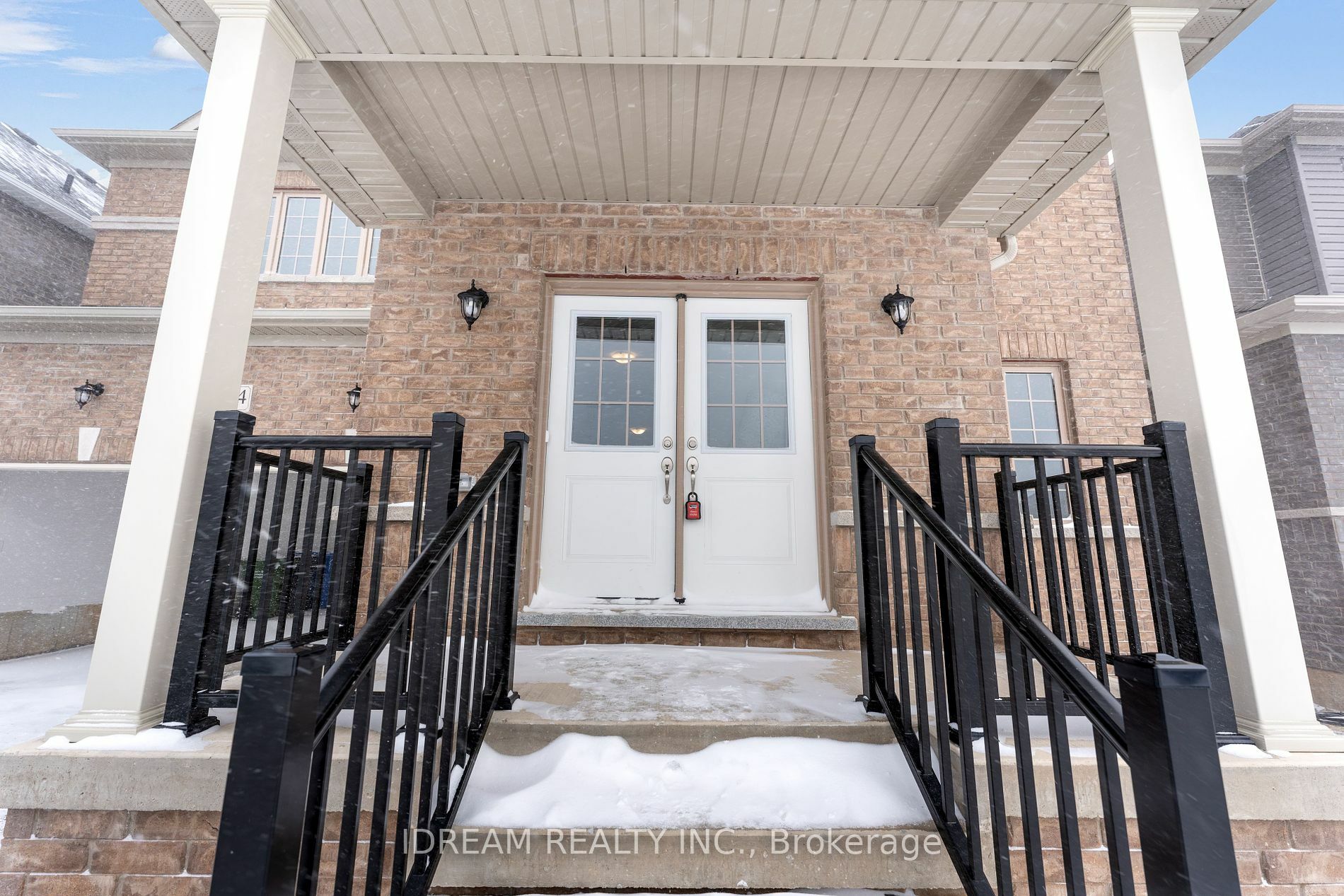 Property Photo:  394 Russell St  ON N0C 1B0 