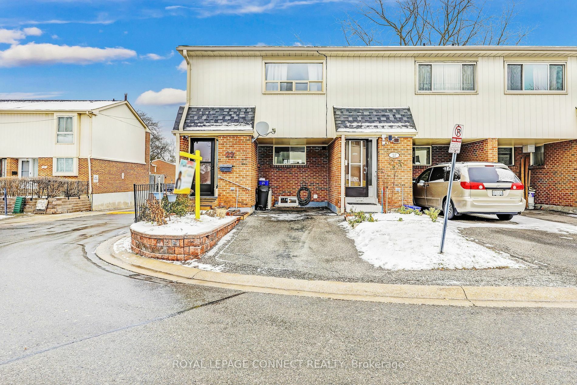 Property Photo:  2451 Bridletowne Circ 29  ON M1W 2Y4 