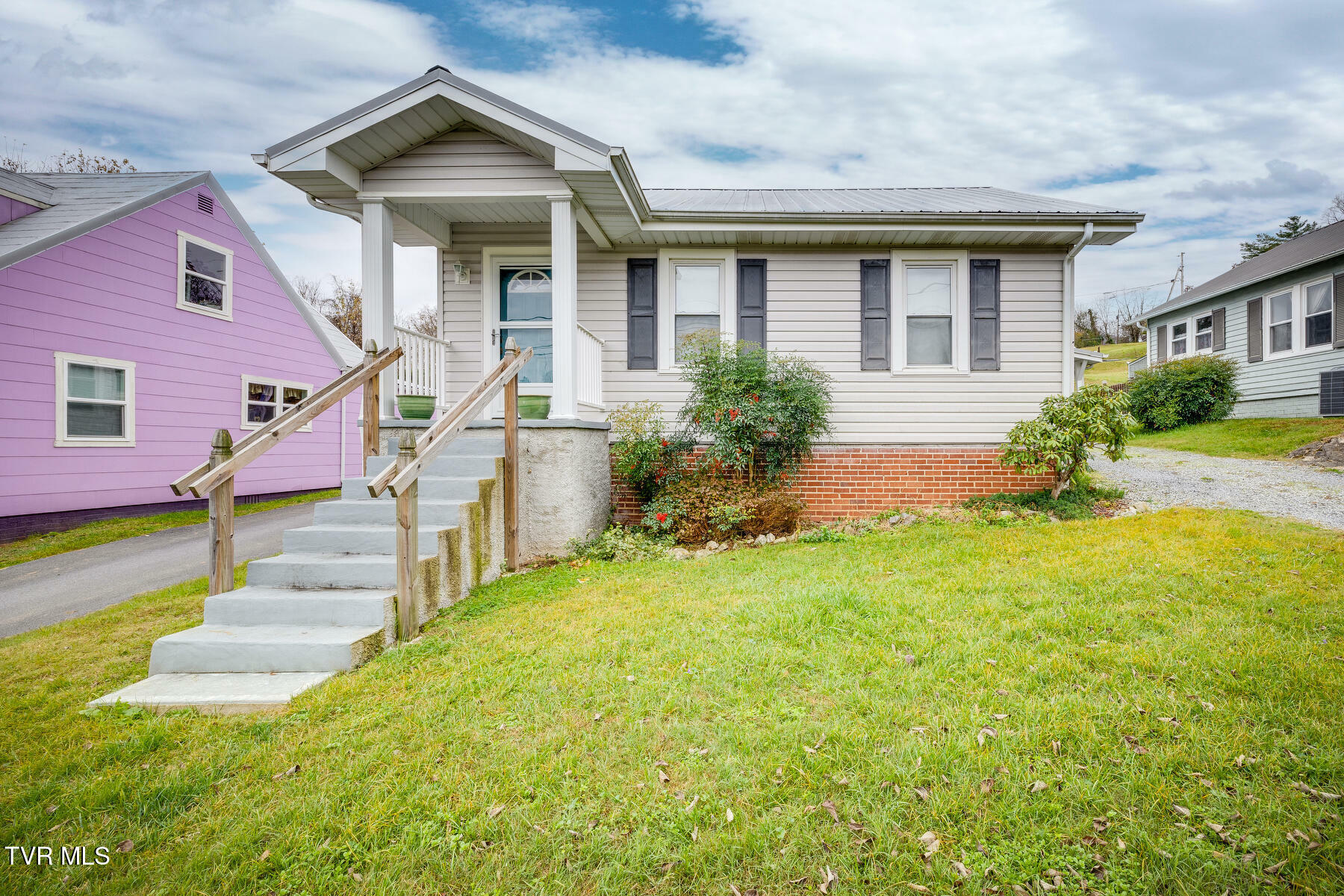 Property Photo:  309 Woodland Street  VA 24251 