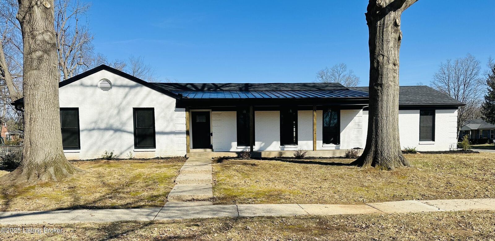 Property Photo:  1301 Carlimar Ln  KY 40222 