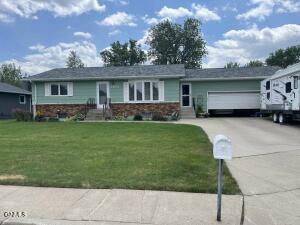 Property Photo:  1703 1st Street NE  ND 58554 