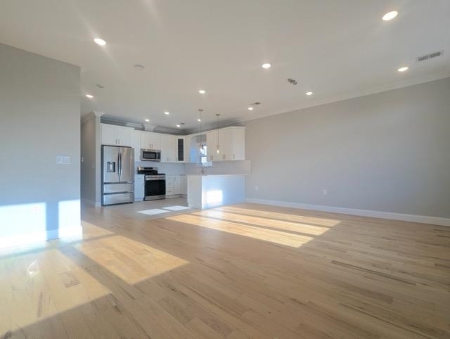 Property Photo:  70 Thorne St 2  NJ 07307 