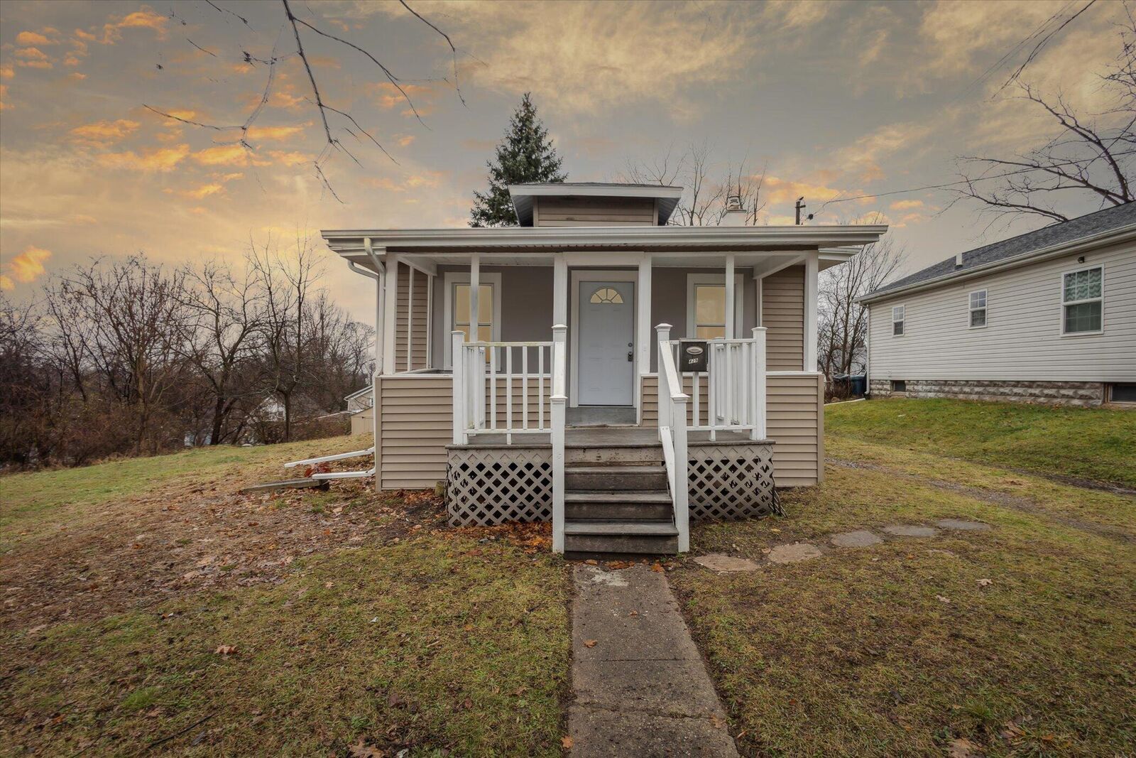 Property Photo: 429 Saint Clair Avenue MI 49202