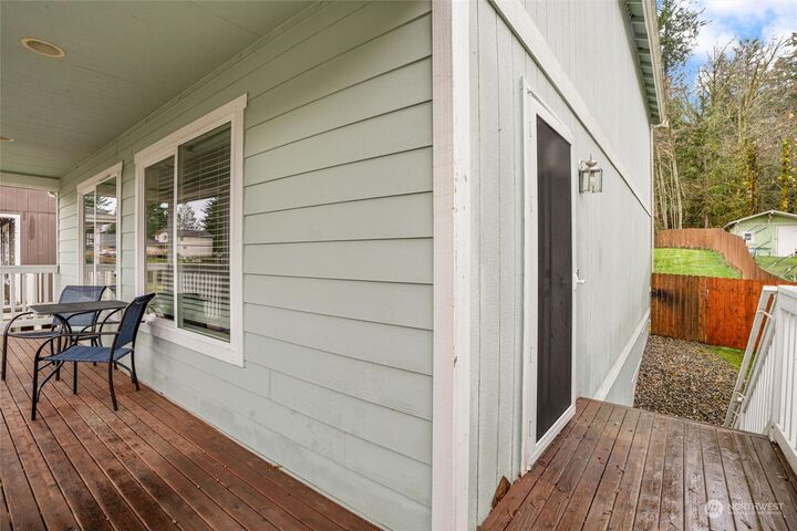 Property Photo:  6970 E Dakota Street  WA 98366 