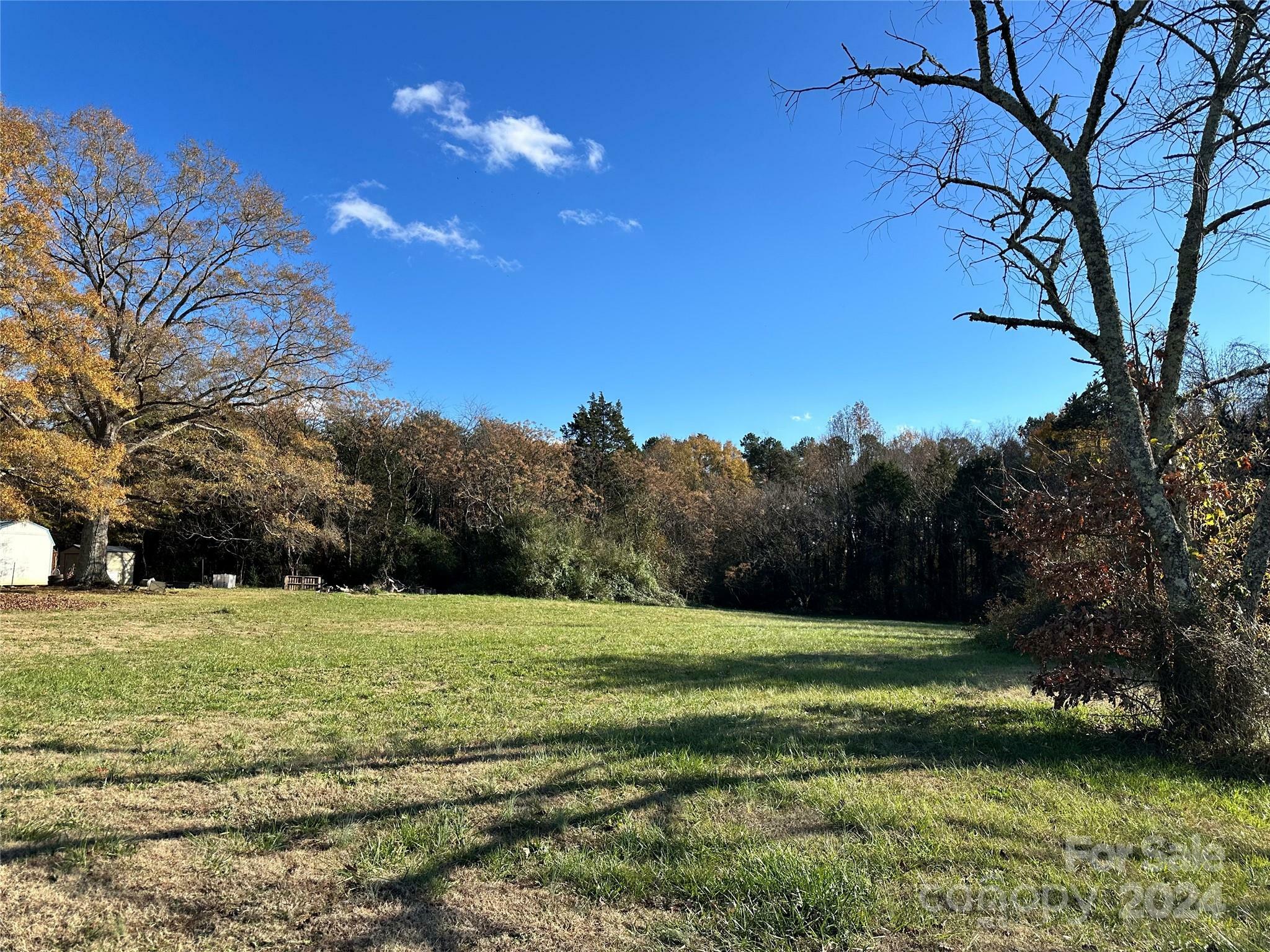 Property Photo:  2312 E Greenbriar Road  NC 28625 