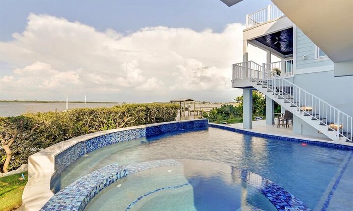 Property Photo: 2516 Avenue A FL 34217