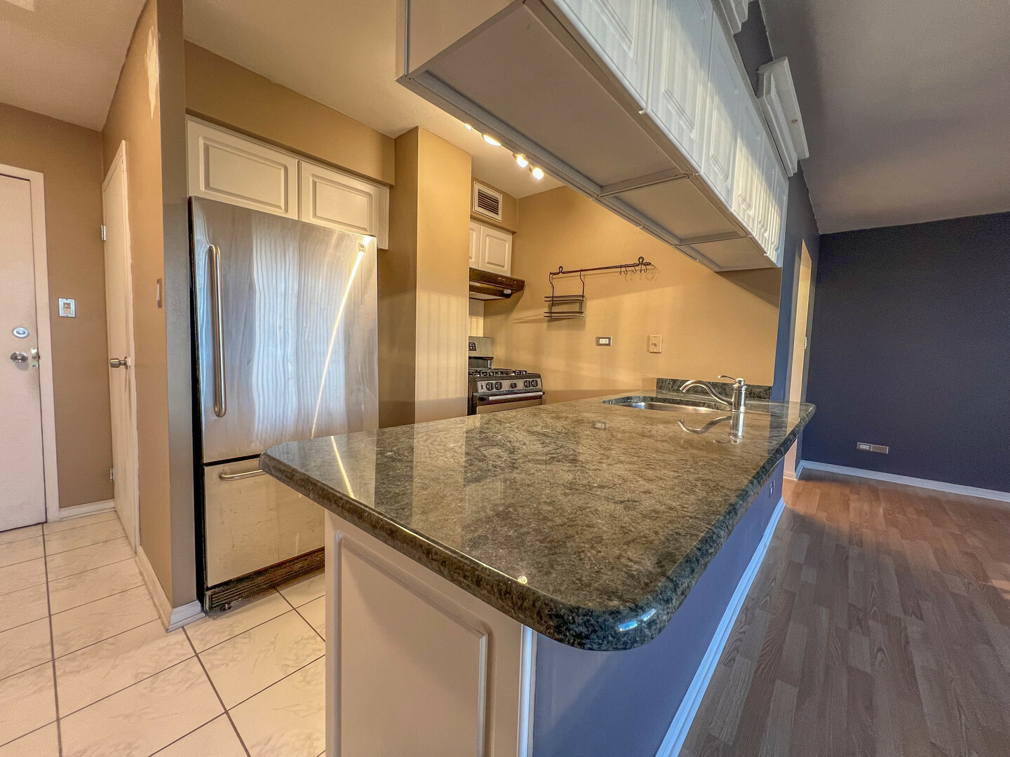 Property Photo:  40 N Tower Road 8C  IL 60523 