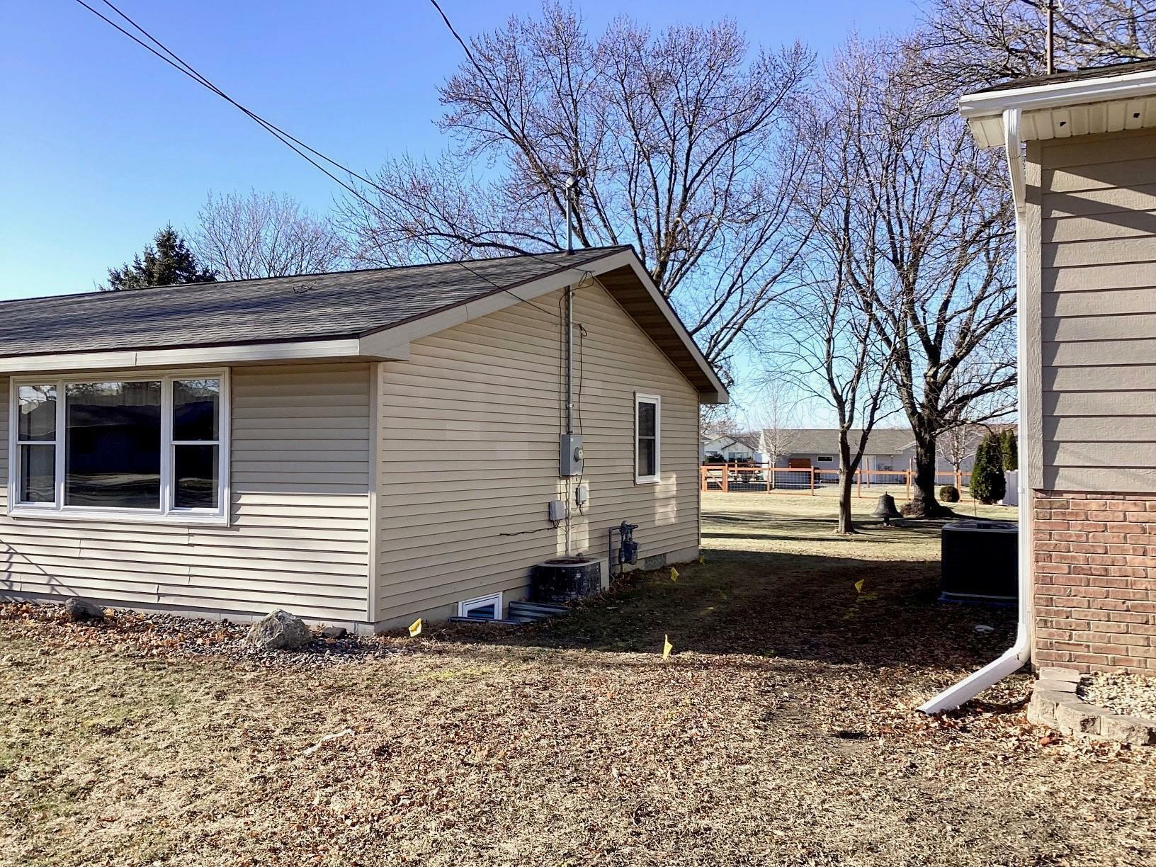 Property Photo:  410 Independence Avenue  MN 56016 